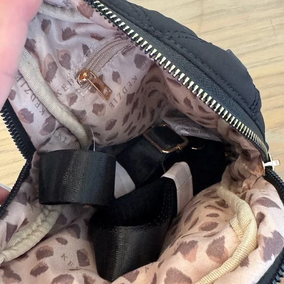 Kedzie Black Quilted Crossbody Bag NWT - Picture 4 of 5